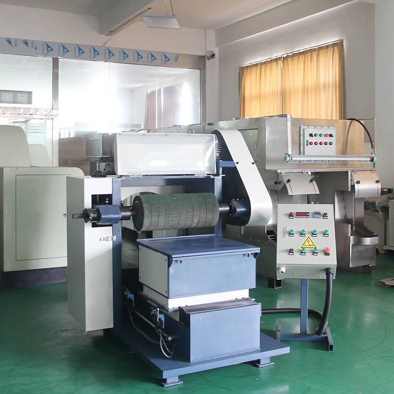 कस्टम 600 * 600 मिमी धातु फ्लैट पॉलिशिंग मशीन सीएनसी lathes स्वचालित एल्यूमीनियम एक्सट्रूज़न बफिंग मशीन